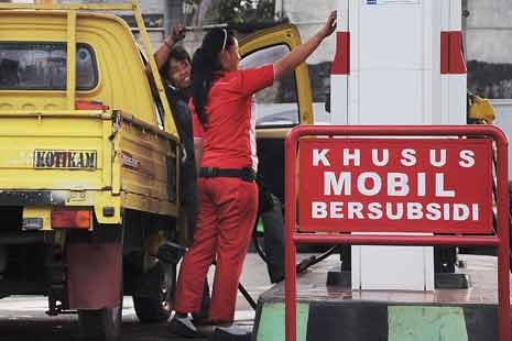 Menaikkan Harga BBM Bersubsidi, Menyeimbangkan Postur Fiskal