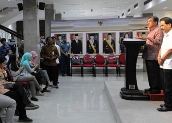 Pemerintah Optimistis Kurs Rupiah Awal 2015  Akan Stabil