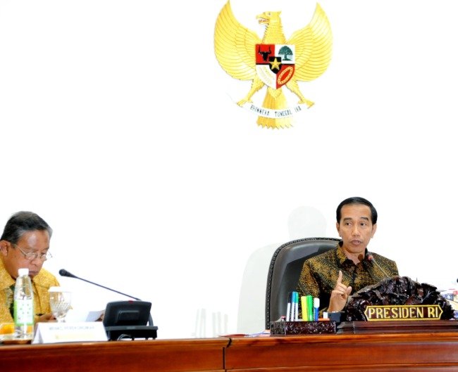 Presiden Minta Pertamina Hitung Ulang Harga Premium