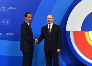 Presiden Jokowi, Kepala Negara Pertama Tiba di Upacara Pembukaan KTT ASEAN-Rusia