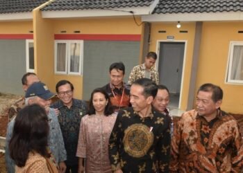 Resmikan Rumah MBR, Jokowi Akui Dulu 9 Tahun Ngontrak
