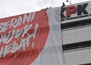 Dukung Hak Angket DPR, Amien Rais Dinilai Bermanuver Agar Lepas Dari Jerat Hukum