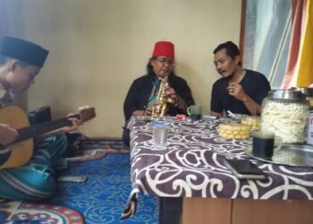 Silaturahmi di Rumah Keluarga Tarian Cinta, Romo Budi dan Kiai Budi