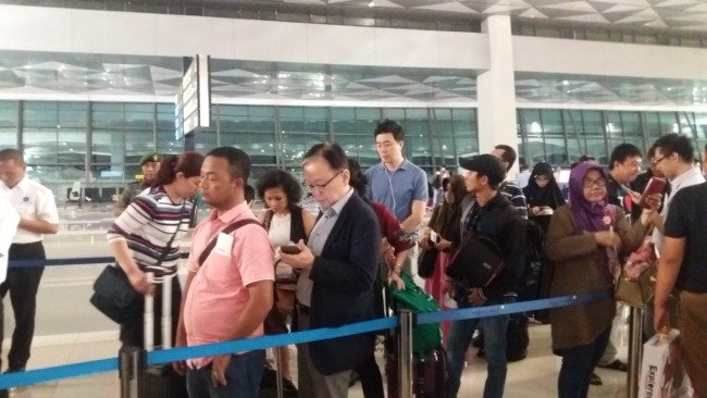 Penumpang Ngamuk Di Bandara Soetta, Penerbangan Garuda Dicancel