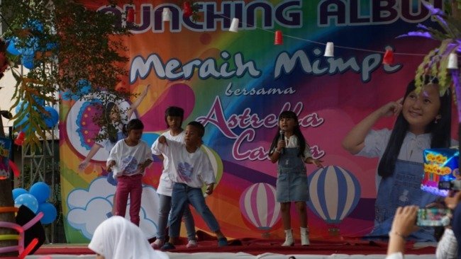 Launching Album Perdana, Artis Cilik, Astrella Hibur Anak Difable