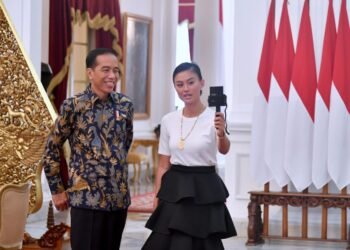 Jokowi Ngevlog Bareng Agnez Mo, Bicara Mimpi Generasi Muda