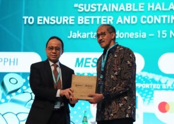 Wisata Halal Penggerak Utama Industri Halal Indonesia