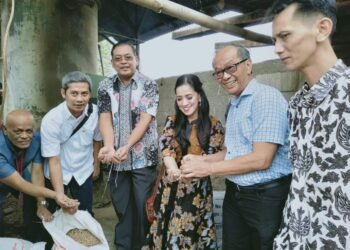 Kunjungi Pabrik Tahu Pengguna Wood Pellet Sebagai Sumber Energi