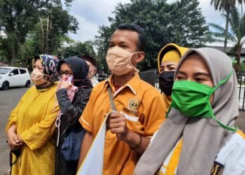 Aksi Lawan Virus Corona, MKGR Jabar Bagikan Masker Dan Hand Sanitizer Gratis