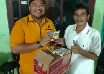 GEMA MKGR Kota Bekasi Berikan Bantuan Sembako Bagi Warga Terdampak Corona