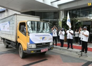 PUPR Berikan Bansos Sembako Senilai Rp 10 Miliar