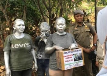 Satpol PP Tangsel Amankan Belasan ‘Manusia Silver’