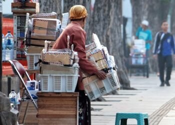 Menkeu Usulkan Pekerja Sektor Informal Masuk Financial Inclusion