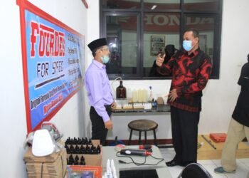 SMK Bisnis dan Teknologi Perkenalkan Produk Penghemat BBM