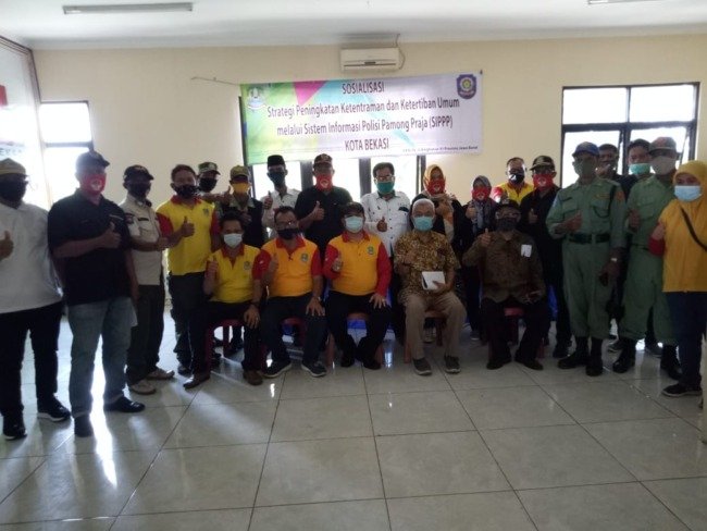 Kasatpol PP Sosialisasikan Aplikasi SIPPP di Kecamatan Mustika Jaya