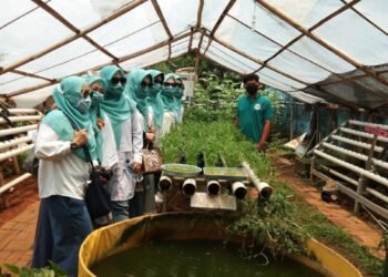 Wanita Bekasi Kreatif Kunjungi Situ Rawa Gede Kota Bekasi
