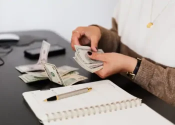 Libur Saat Pandemi: Perhatikan Kesehatan & Persiapan Finansial