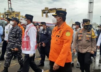 Menhub-Panglima TNI Tinjau Titik Lokasi Jatuhnya Pesawat Sriwijaya Air SJ 182