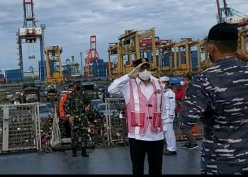 Tim Gabungan Temukan Bagian Pesawat Sriwijaya SJ 182