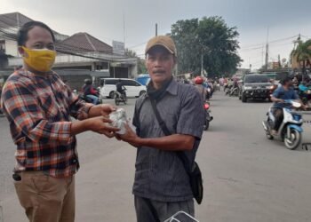 RASA Ade Puspita Bekasi Utara Bagikan Takjil
