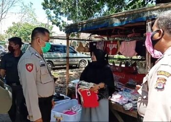 Lapak Disegel Satpol PP,  Pedagang: Kami Rugi Total