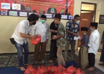 Kelompok Kerja Wartawan Tangerang Beri Santunan Anak Yatim Piatu