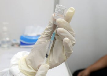 Vaksinasi COVID-19 Harian Tembus 1,3 Juta Dosis