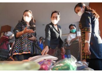 Sinergi Dekranas-KemenkopUKM, Perluas Pasar Wastra Khas Labuan Bajo