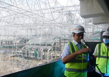 WEGE KSO Gelar Lifting Atap Stadion Proyek JIS