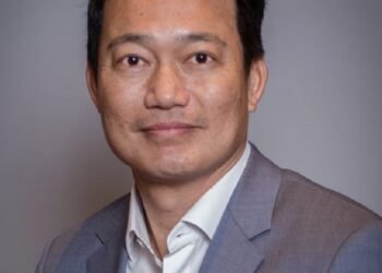 Kerugian dari segi finansial yang diderita oleh perusahaan SolarWinds sendiri mencapai 23 Juta Dolar AS. Kerentanan SolarWinds ini terkait dengan sebuah sistem manajemen IT Orion dari SolarWinds yang memiliki celah keamanan (backdoor) sehingga peretas dapat mengambil alih sistem IT seluruhnya.