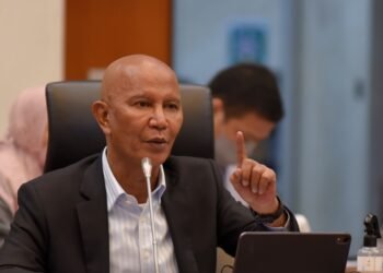 Bahkan pada 17 April 1957 Bung Karno sempat meletakkan batu pertama di Palangkaraya, Kalimantan Tengah sebagai “sister city” Jakarta.