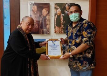 Penghargaan untuk pendiri Museum Rekor Indonesia-Dunia (MURI) tersebut diberikan dalam pertemuan istimewa APRCPRK yang diselenggarakan secara virtual pada akhir Mei lalu.
