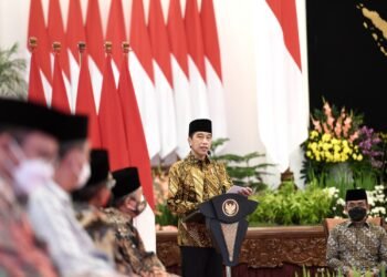 Perlu ada upaya yang sinergis antar pemangku kepentingan agar ekonomi syariah kita tumbuh lebih pesat lagi. Dan itulah peran penting yang harus dimainkan oleh masyarakat ekonomi syariah
