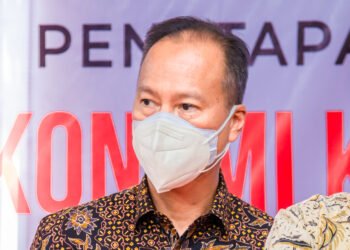 Angka pertumbuhan ekonomi pada kuartal III tahun ini agak sedikit melambat, namun sumbangsih sektor manufaktur terhadap perekonomian nasional masih tinggi.