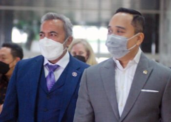 Dari Kiri ke Kanan, Amerish Babulal Bera-Putu Supadma