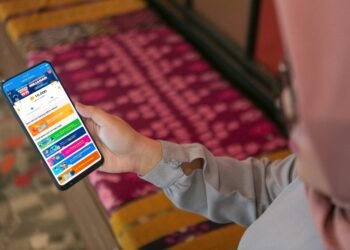 Pengguna dapat menjumpai langsung #DANAPestaPoin di halaman depan “Home” atau dengan mengecek laman “Pocket”. Dengan memanfaatkan beberapa fitur DANA untuk bertransaksi seperti mengirim uang, membayar tagihan atau lainya, pengguna bisa mengoleksi DANA Points. Bahkan, pada beberapa fitur, poin yang dikumpulkan akan bernilai makin besar sehingga memberi kesempatan lebih besar bagi pengguna untuk memenangkan hadiah.