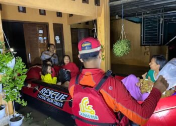 Banjir Serang, BSI dan Yayasan BSMU Salurkan Bantuan Makanan dan Evakuasi 