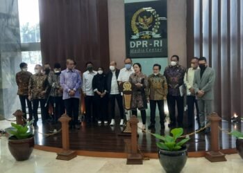 Puan Maharani bersama Pimpinan DPR, KPU dan Komisi II DPR