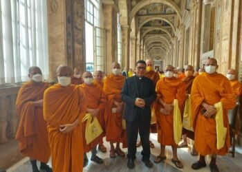 Tingkatkan Persahabatan Buddhis-Kristen, Delegasi Umat Buddha Thailand Temui Paus Fransiskus