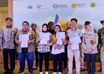 Frisian Flag Dongkrak Produktivitas Peternak Sapi Perah