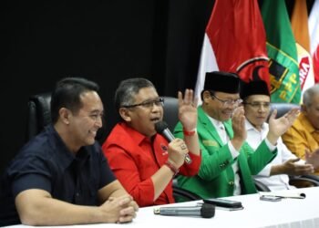 Hasto Ciptakan Pantun Untuk Mahfud dań Sandi, Ini Isinya