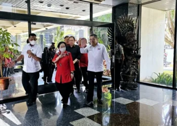 Didampingi Prananda, Megawati Hadiri Rapat Mingguan TPN Ganjar