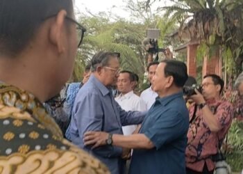 Kawin Paksa, SBY-Prabowo Berpelukan di Hambalang