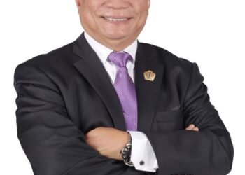 Standing Ovation Untuk Andi Widjajanto