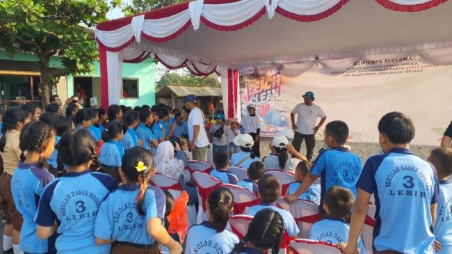 Indonesia Respon Ajak Masyarakat Dalam GEBER Pantai di Gianyar, Bali