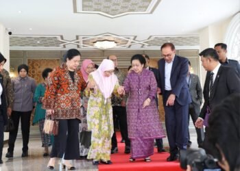 PM Malaysia Sambut Megawati dan Puan di Kediamannya