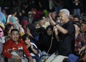 Meski Hujan, Warga Kulon Progo Antusias Sambut dan Diskusi Bareng Ganjar