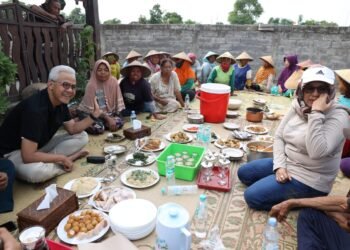 Usai Menginap di Rumah Warga, Ganjar Sarapan Bareng Petani Serap Aspirasi