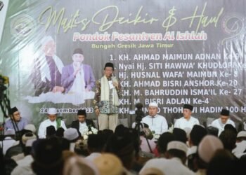 Hadir di Haul Pendiri Ponpes Al-Islah di Gresik, Mahfud MD Beri Pesan untuk Santri