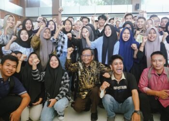 Orasi Kebangsaan Di UBH Padang, Mahfud MD Ajak Mahasiswa Ikut Pemilu dan Hindari Politik Identitas